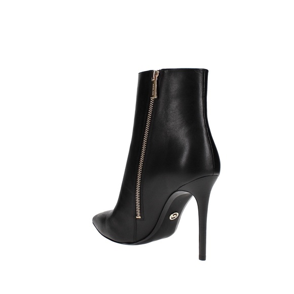 ✨ MICHAEL KORS LEATHER BOOTS ✨ - Picture 8 of 9